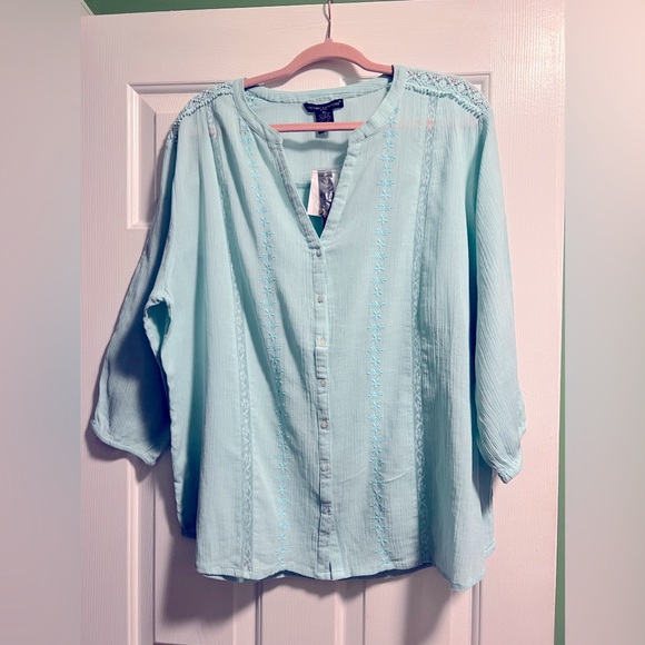 Preswick & Moore Tops - NWT- Preswick & Moore v- neck long sleeve in size XXL.